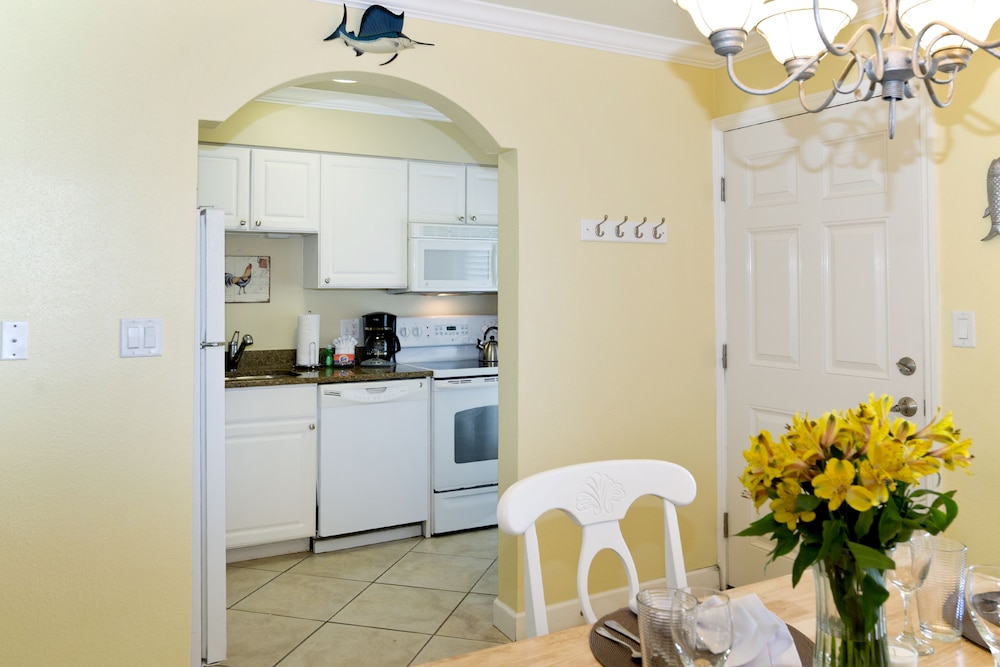 Premium Condo, 2 Bedrooms photo 3