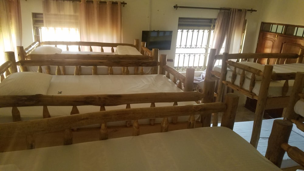 Deluxe Shared Dormitory, Garden View