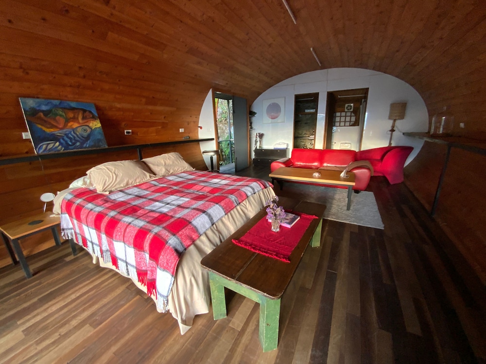 Luxury Cabin, 1 Queen Bed, Balcony, Mountain View photo 2