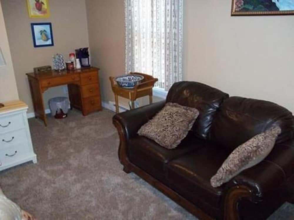 Double Room, Ensuite (The Vineyard) photo 2