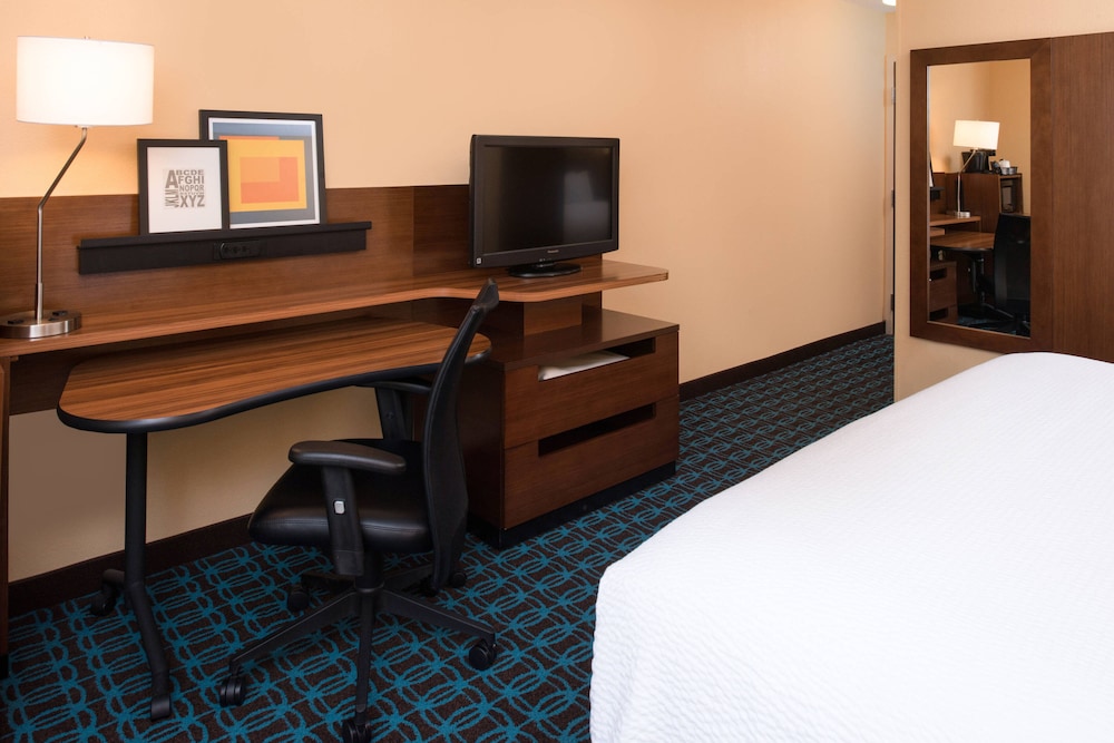Room, 1 King Bed (Hearing Accessible)