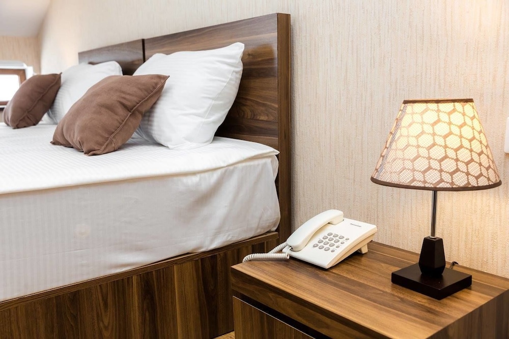 Classic Double Room, 1 Queen Bed with Sofa bed, City View photo 2
