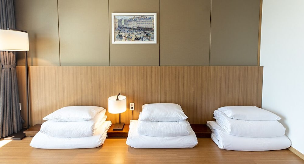 Deluxe Ondol (Side Ocean View), No Bed - Photo 5