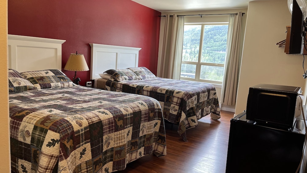 Economy Room, 2 Queen Beds photo 1