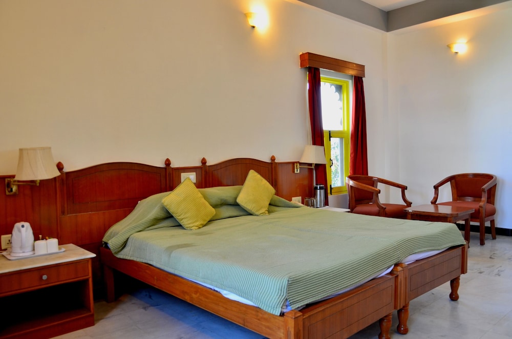 Non Lake Facing Deluxe AC Room - Photo 5