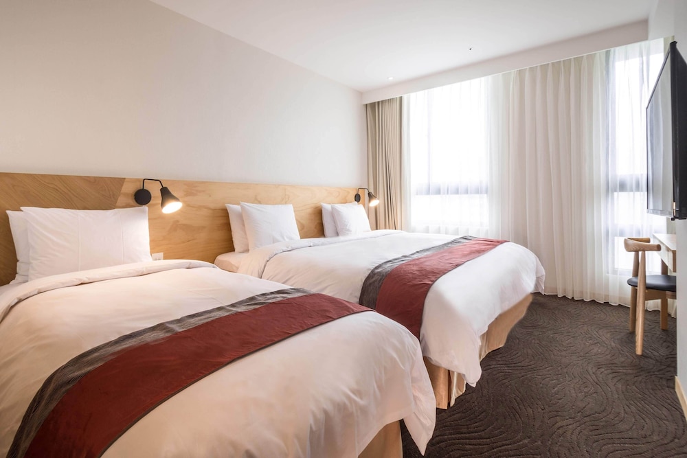 City Triple Room