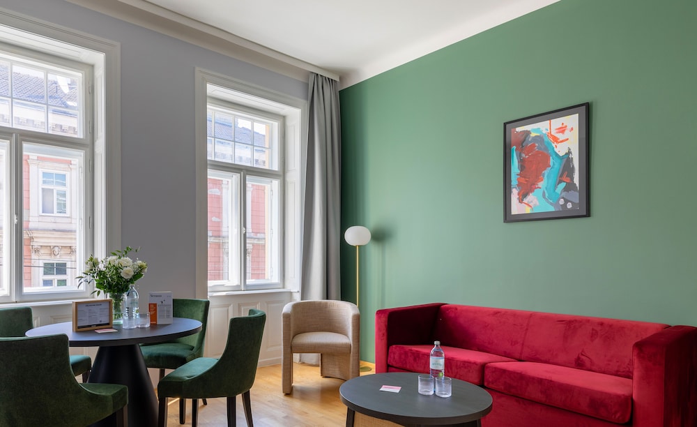 Large 1 Bedroom Apartment with Balcony
