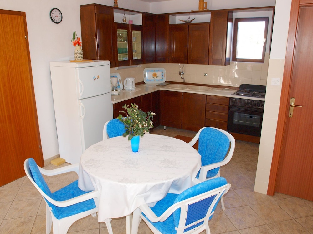 Apartment (Mirja - 100m from the beach & parking) photo 1