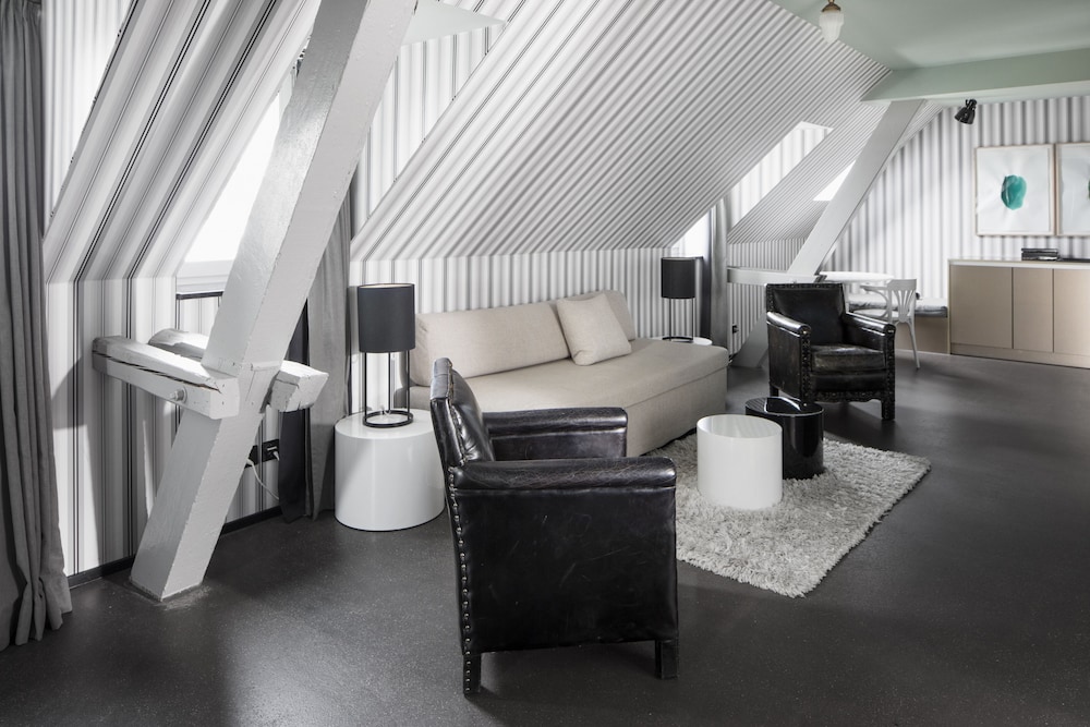 Attic Junior Suite - Photo 4