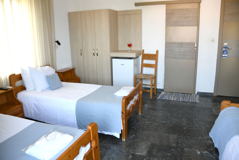 Standard Triple Room, Partial Sea View