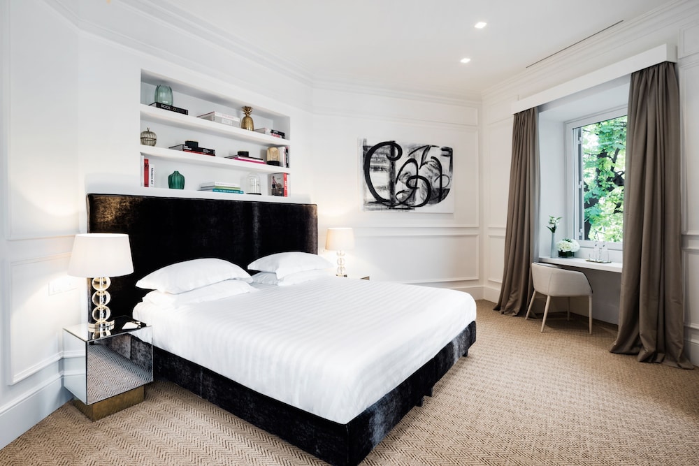 Luxury Suite, 1 King Bed photo 1