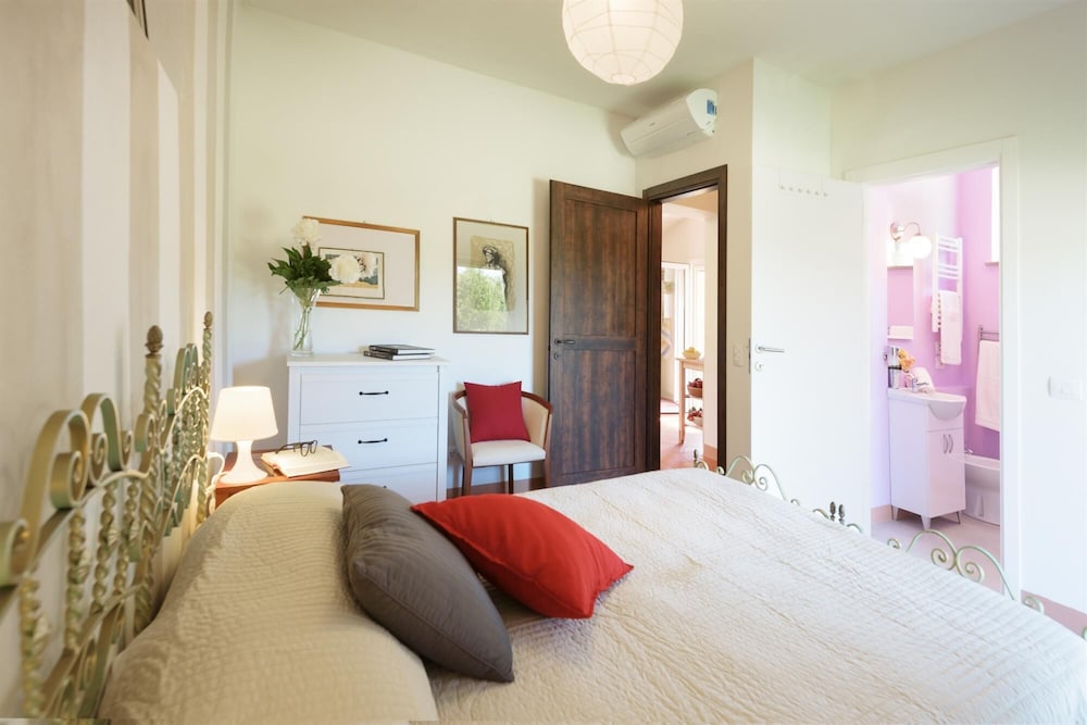 Villa photo 1