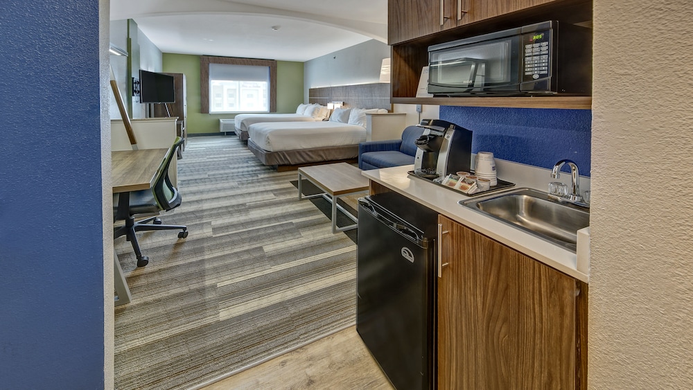 Standard Room, 1 King Bed, Accessible (Mobility) - Photo 1