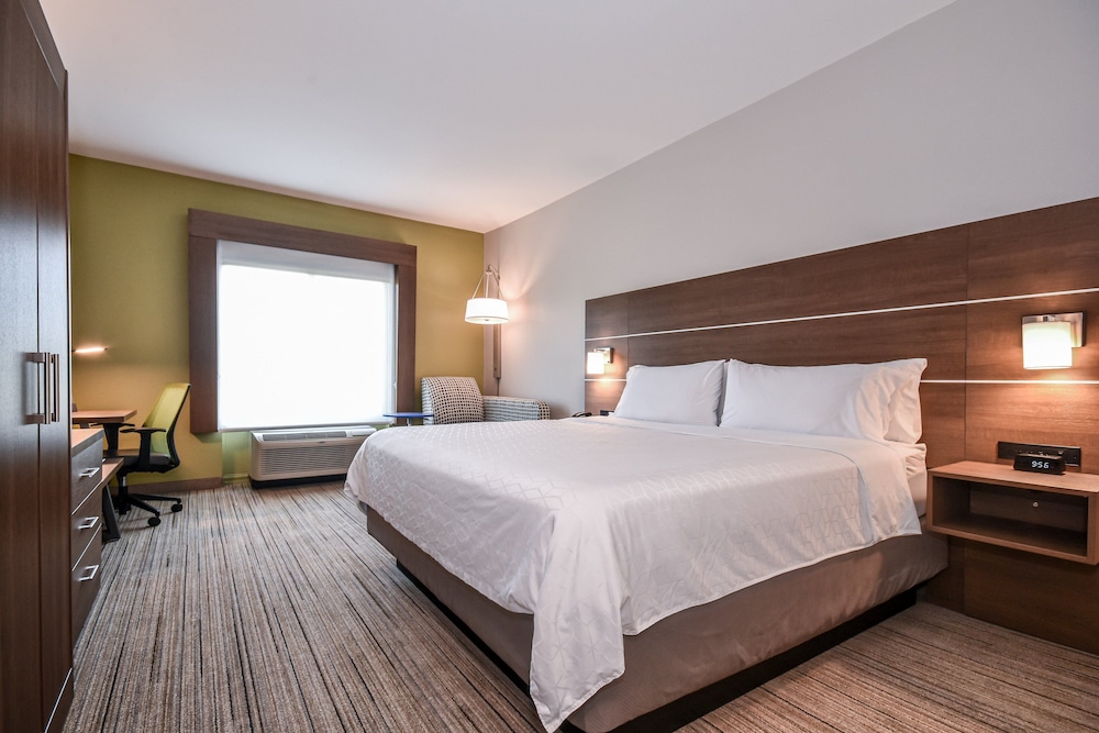 Standard Room, 1 King Bed - Photo 4