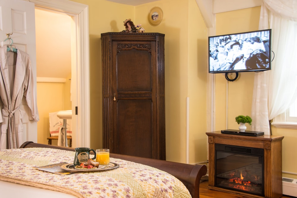 Butter Hill Room