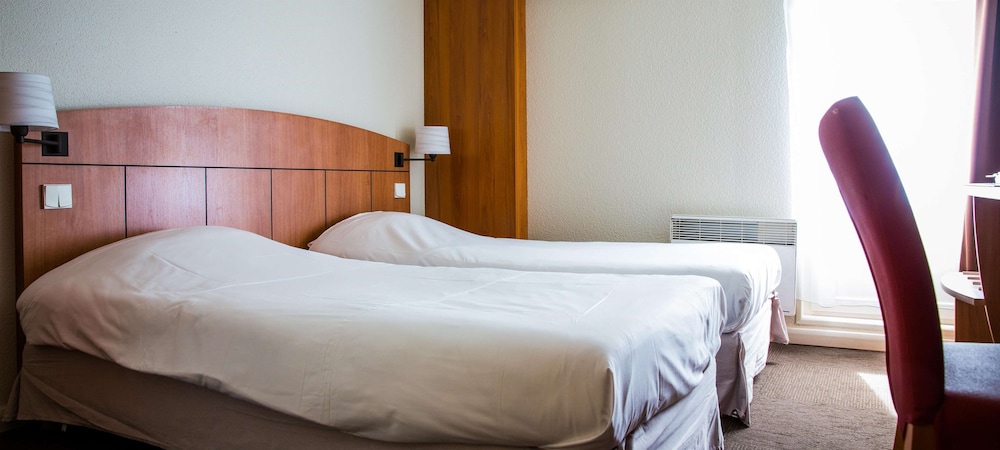 Standard Room, 3 Twin Beds photo 2