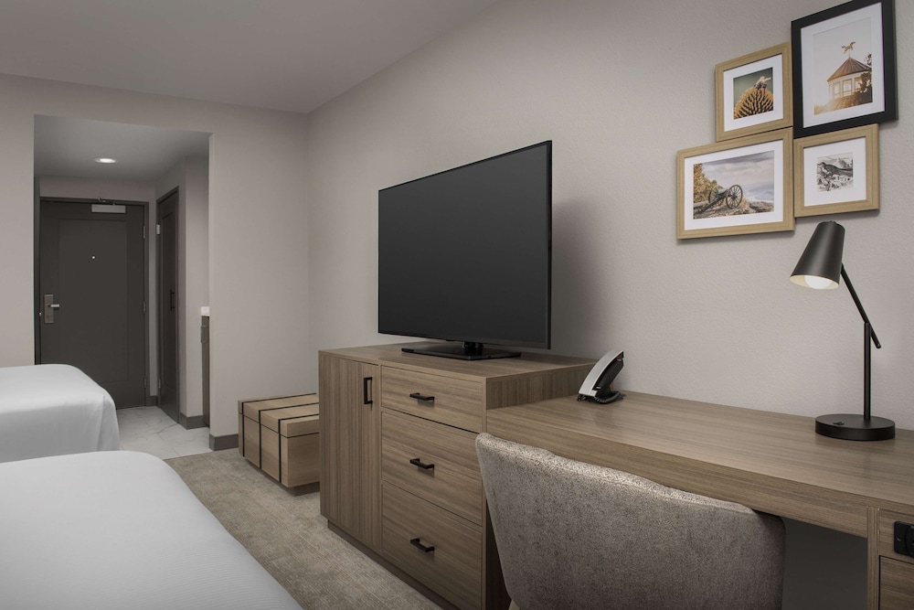 Room, 2 Queen Beds - Photo 3