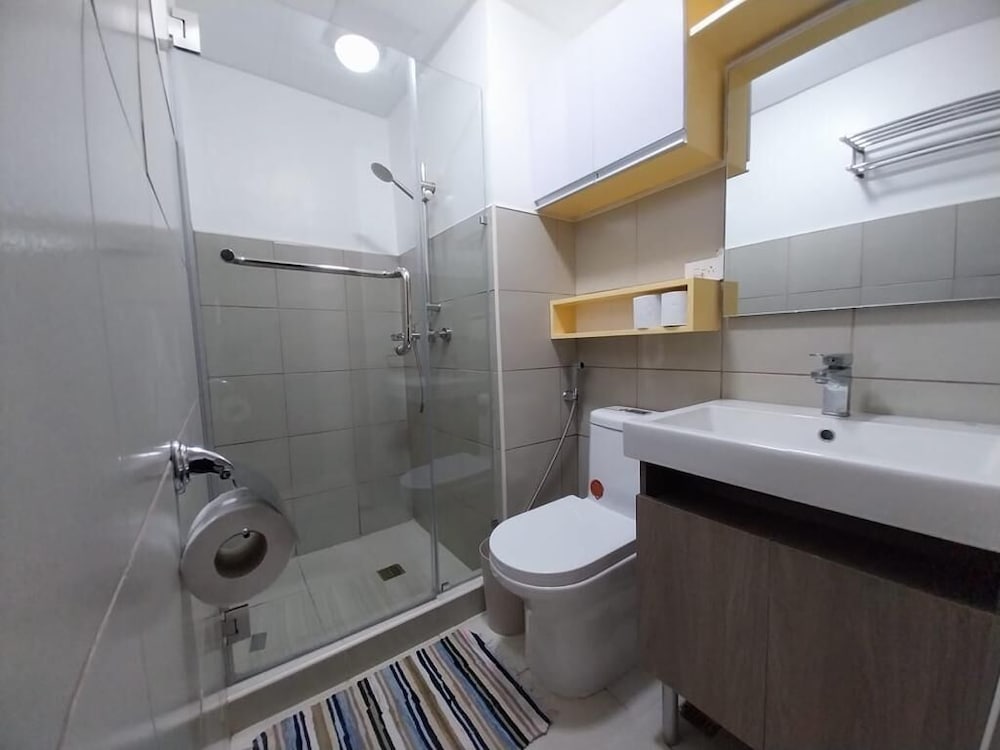 Luxury Apartment, 3 Bedrooms - Photo 12