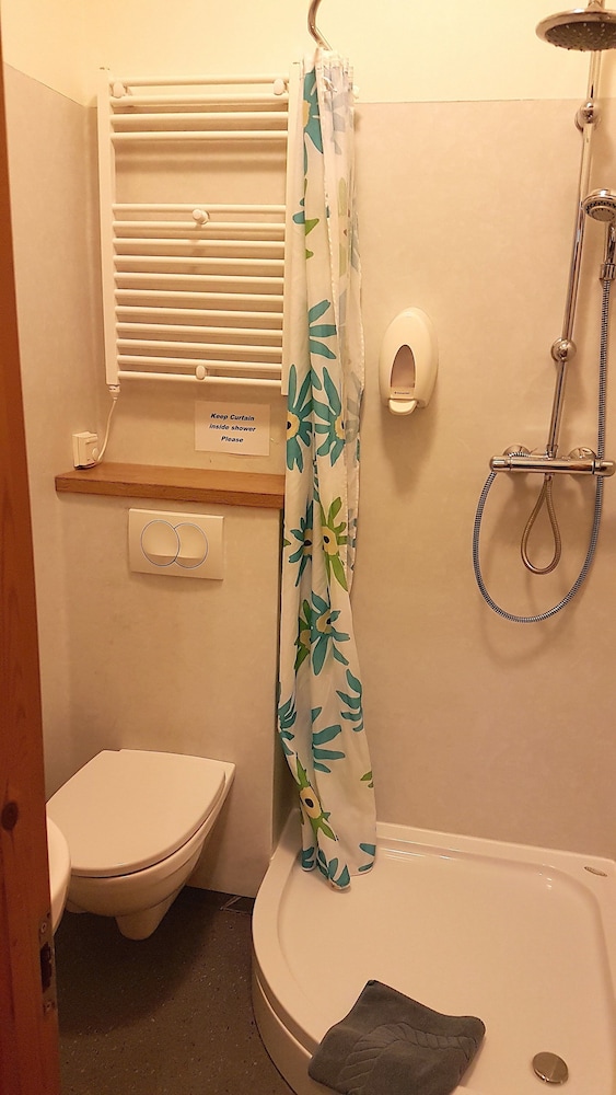 Double or Twin Room, Private Bathroom photo 3