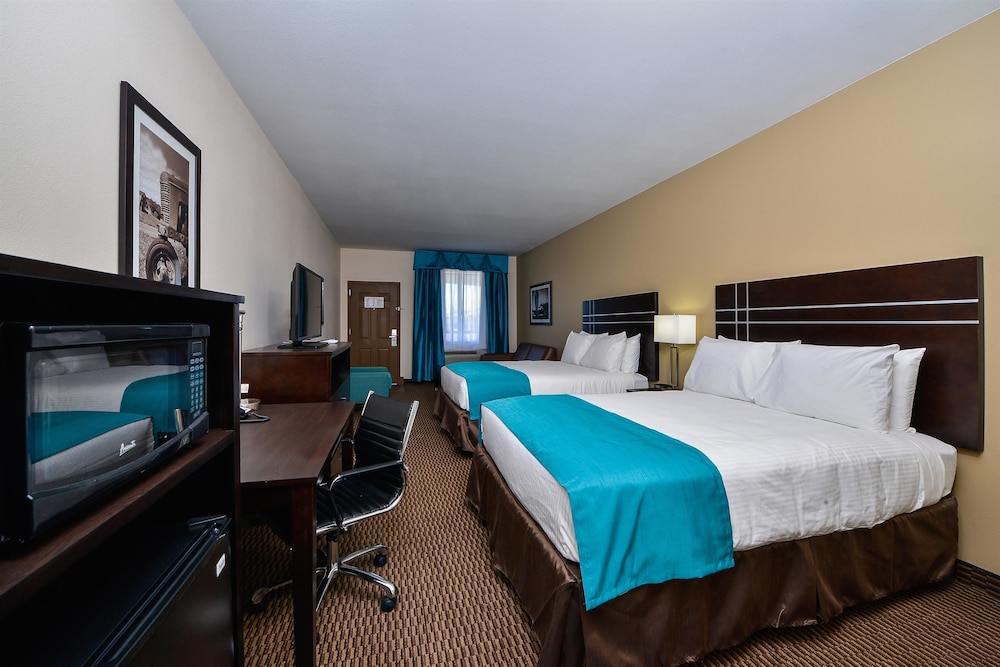 Suite, 2 Queen Beds, Non Smoking photo 2