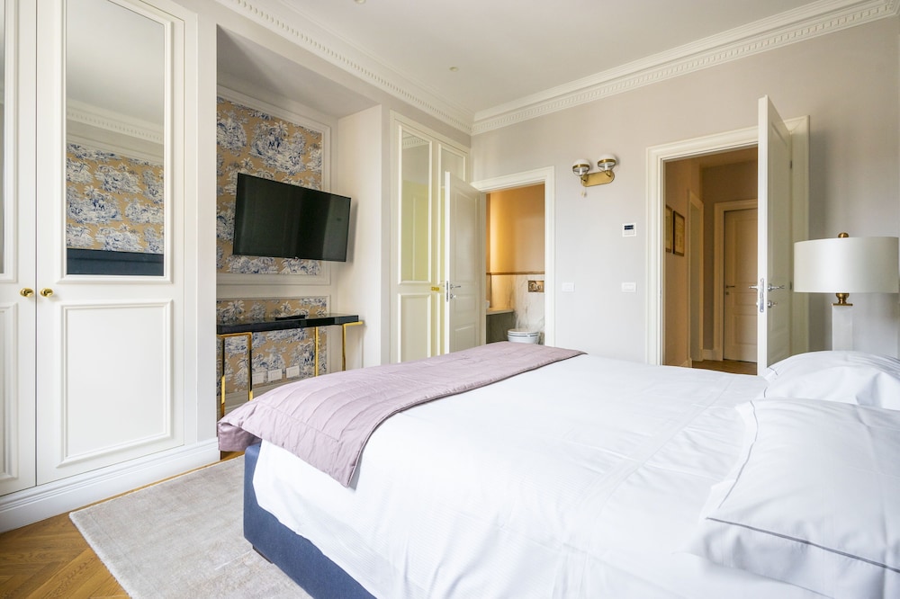 Premium Condo photo 1
