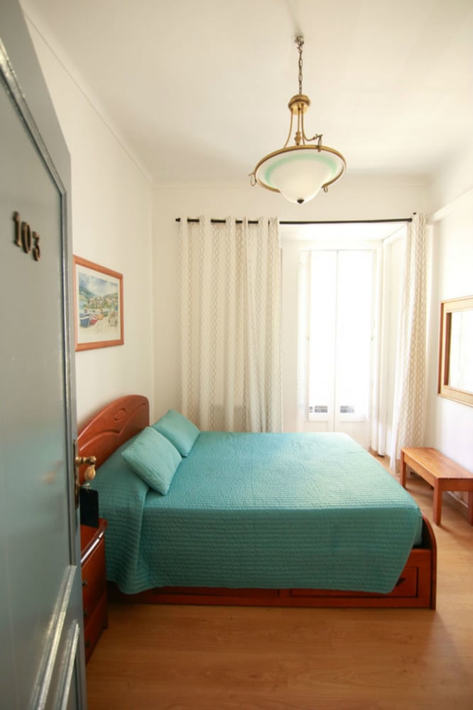 Double Room - Photo 6