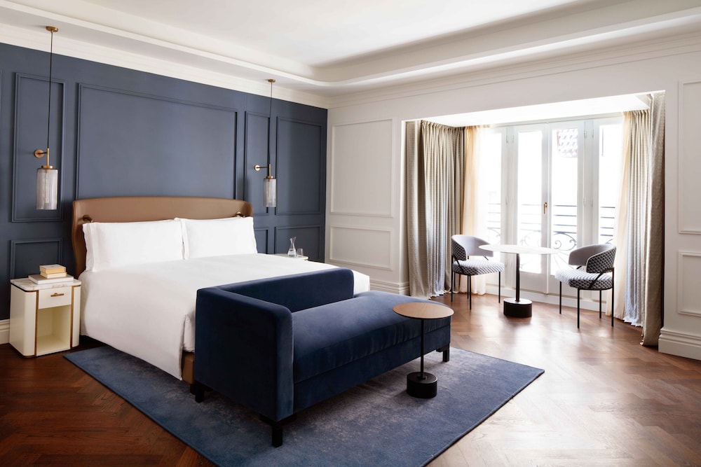 Premium Room, 1 King Bed, Balcony (Cityside)