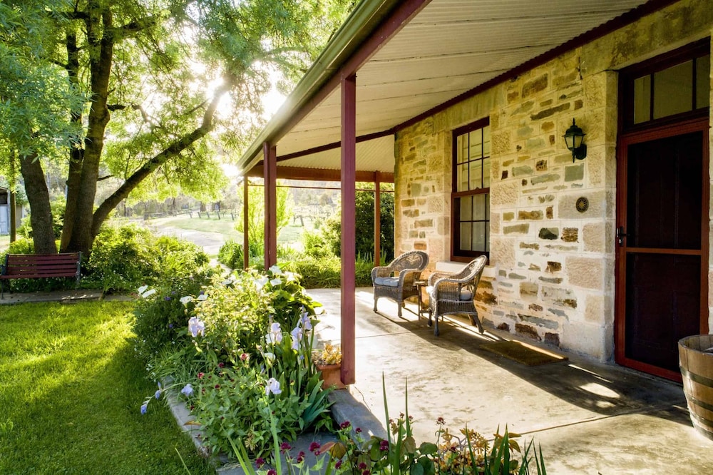 Traditional House, 3 Bedrooms, Vineyard View