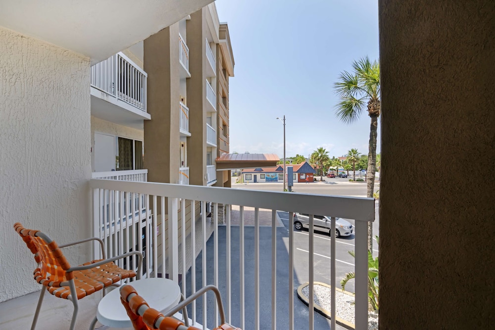 Standard Room, 2 Queen Beds, Balcony, City View