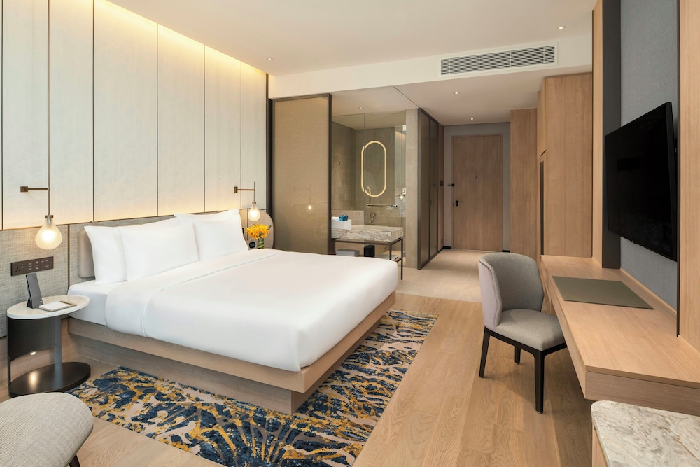 Superior Room, 1 King Bed