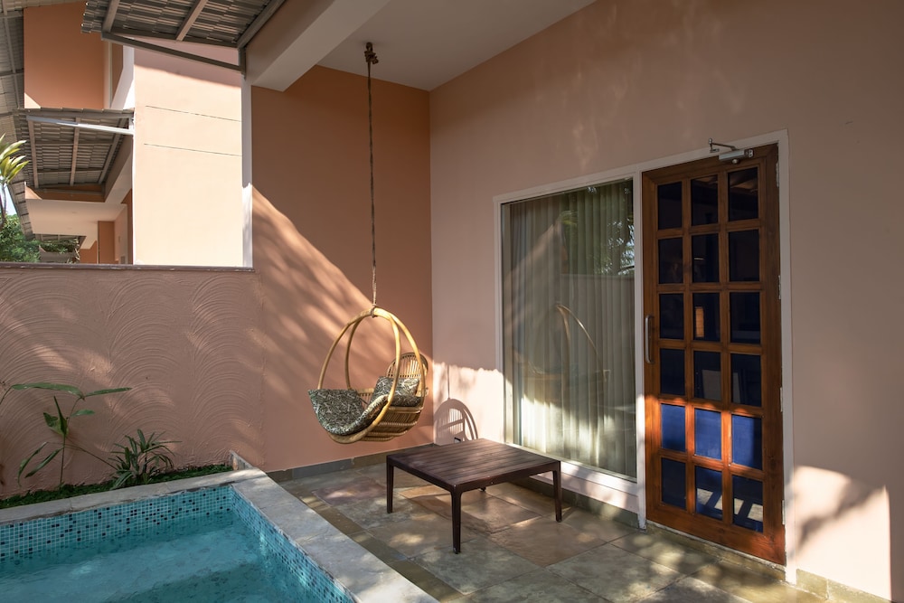 Luxury Room, 1 King Bed (Plunge Pool) - Photo 2