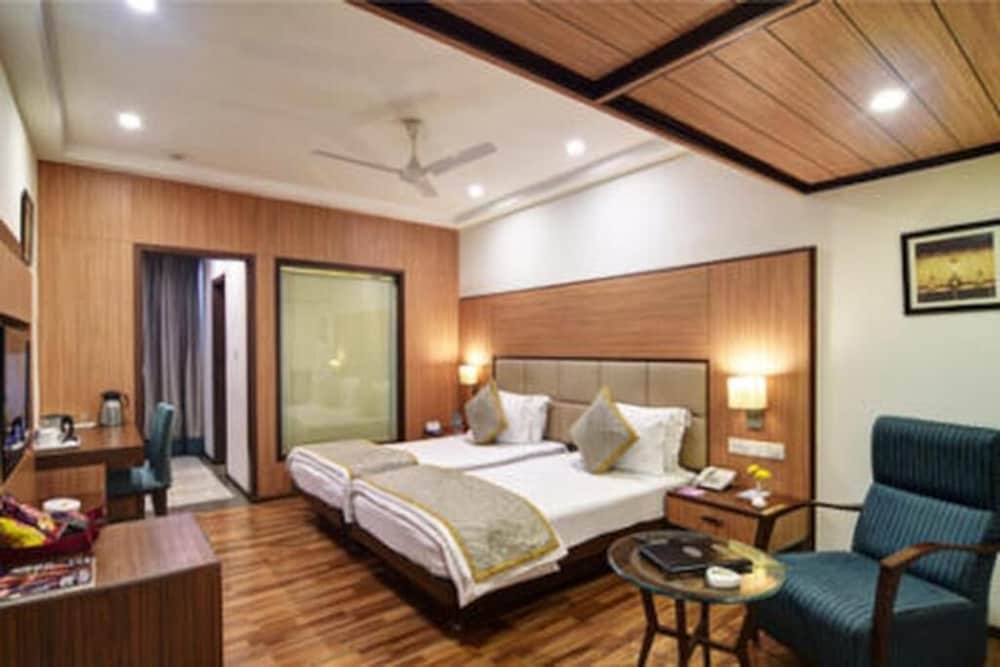 Executive Room, 1 Double Bed, Non Smoking - Photo 4