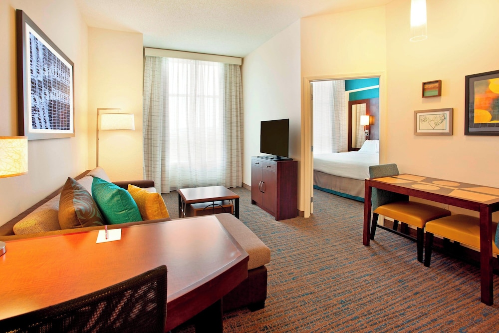 Suite, 1 Bedroom (Mobility/Hearing Accessible, Tub)