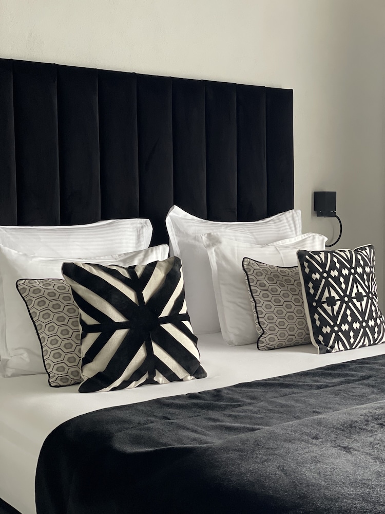 Deluxe Suite - Photo 4