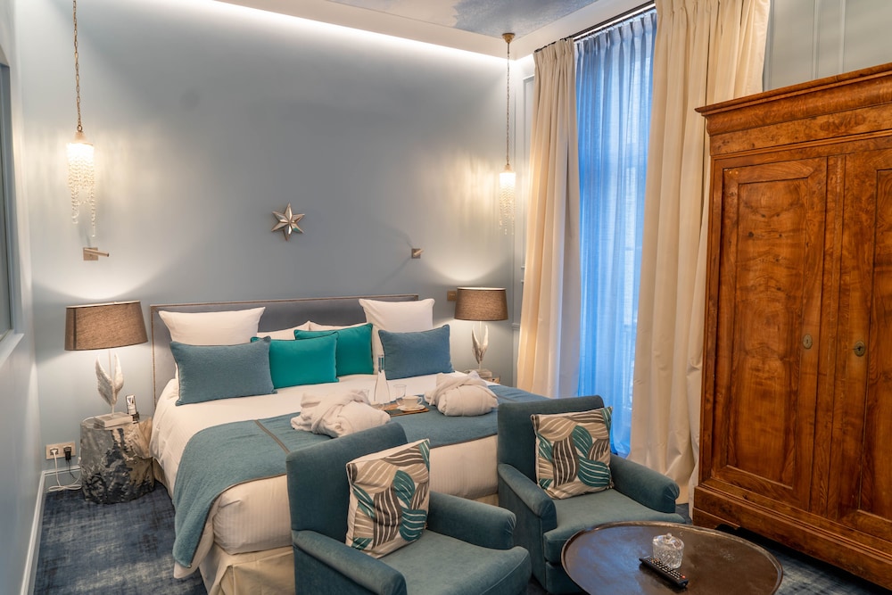Deluxe Room, 1 Double Bed - Photo 13