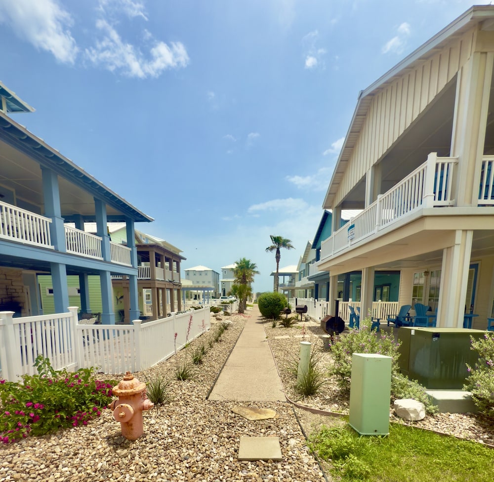 Cristy's Crab Shack @ Sunrise Villas, Foto 21