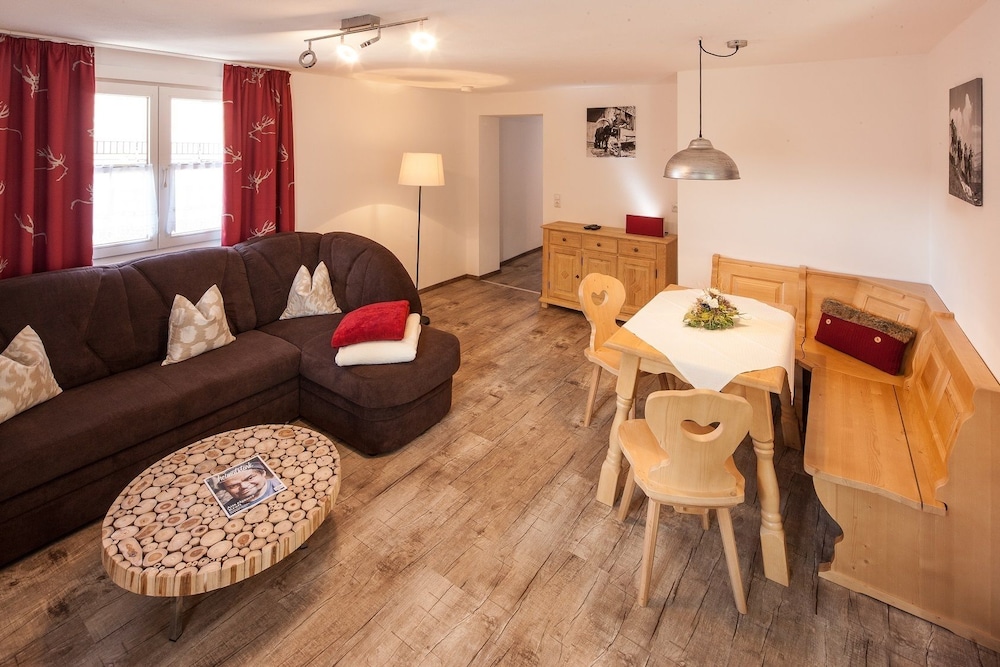 Apartment 22 photo 3