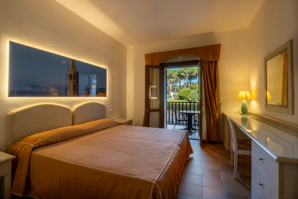 Classic Triple Room, Park View - Photo 2