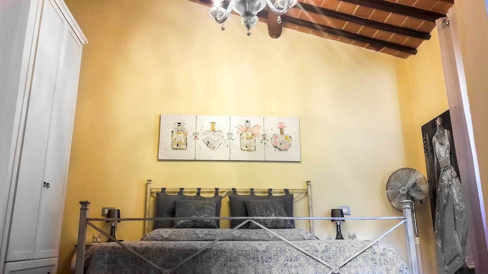 Double Room, 1 Queen Bed, Hill View photo 1