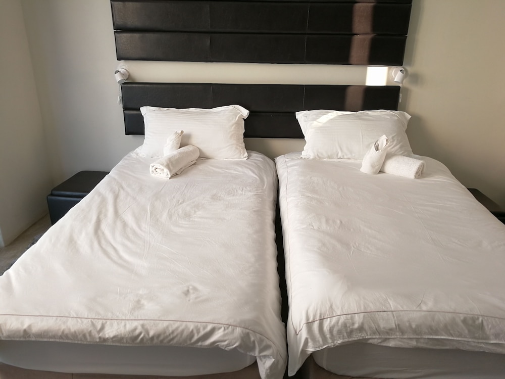 Twin Bedrooms photo 1