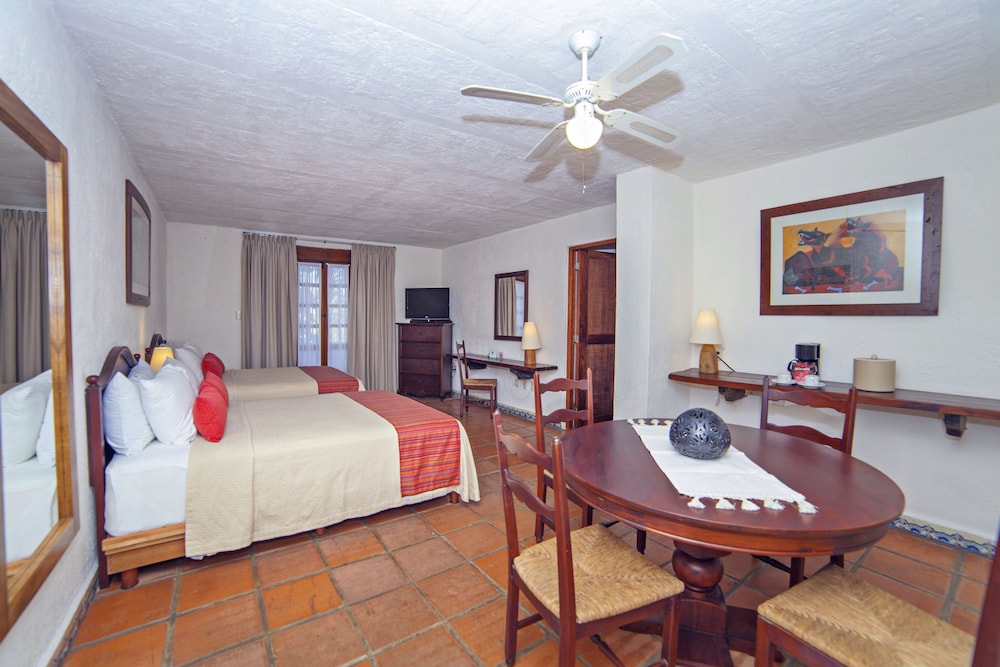Superior Suite - Photo 1