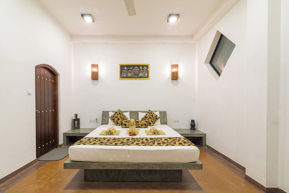 Deluxe Double Room, 1 King Bed, Private Bathroom, Garden View photo 2