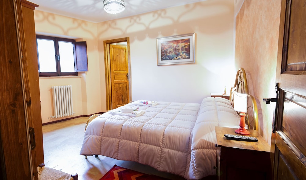 Comfort Double Room, 1 Queen Bed, Ensuite, Park View photo 2