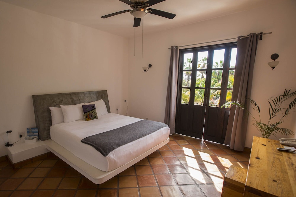 Deluxe Room, 1 King Bed