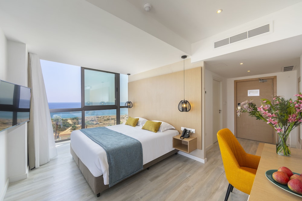Junior Suite, Hot Tub, Sea Facing (Outdoor Jetted Tub) - Photo 1