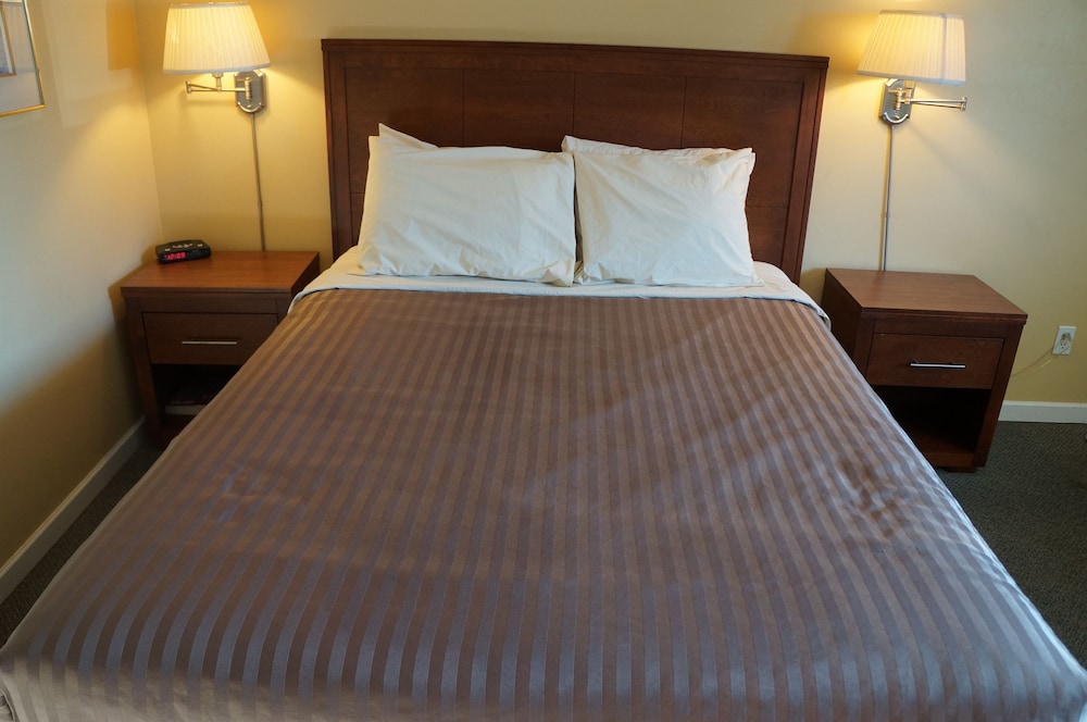 Standard Room, 1 Queen Bed - Photo 2