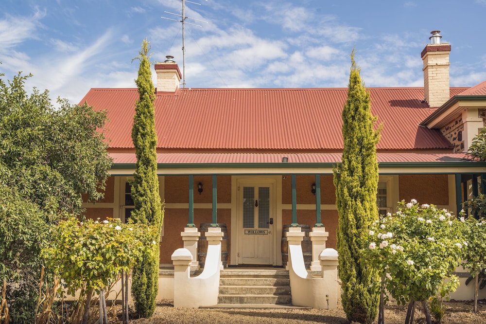 Willows Cottage - Photo 1