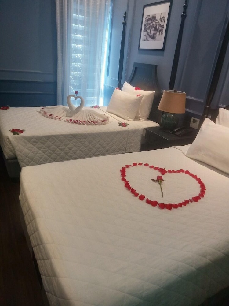 Premium Double or Twin Room - Photo 8