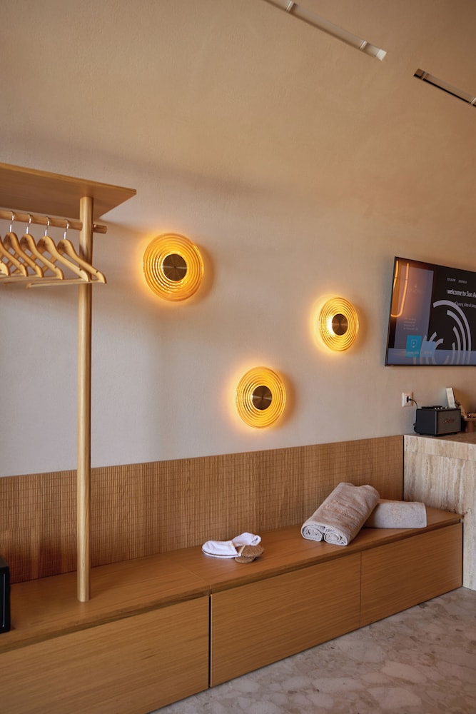 Junior Suite with Plunge Pool - Photo 16
