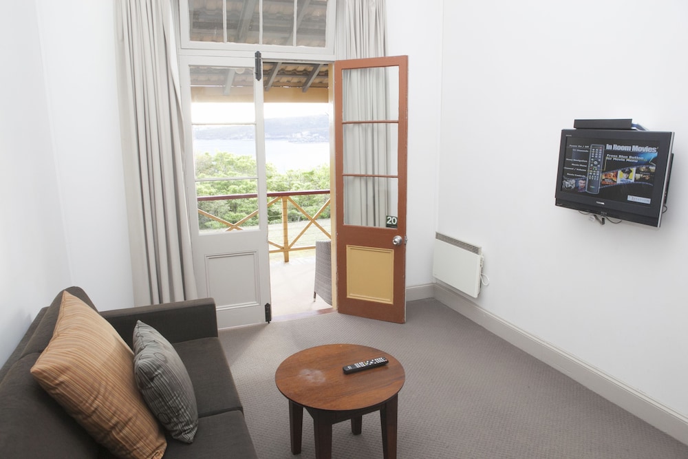 Suite, 1 Queen Bed - Detached private bathroom (Heritage) photo 2